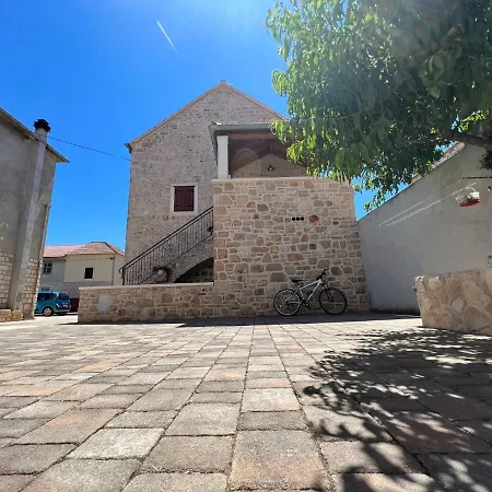 House Morko Nyaraló