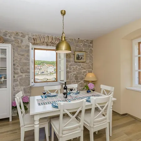 House Morko Nyaraló *